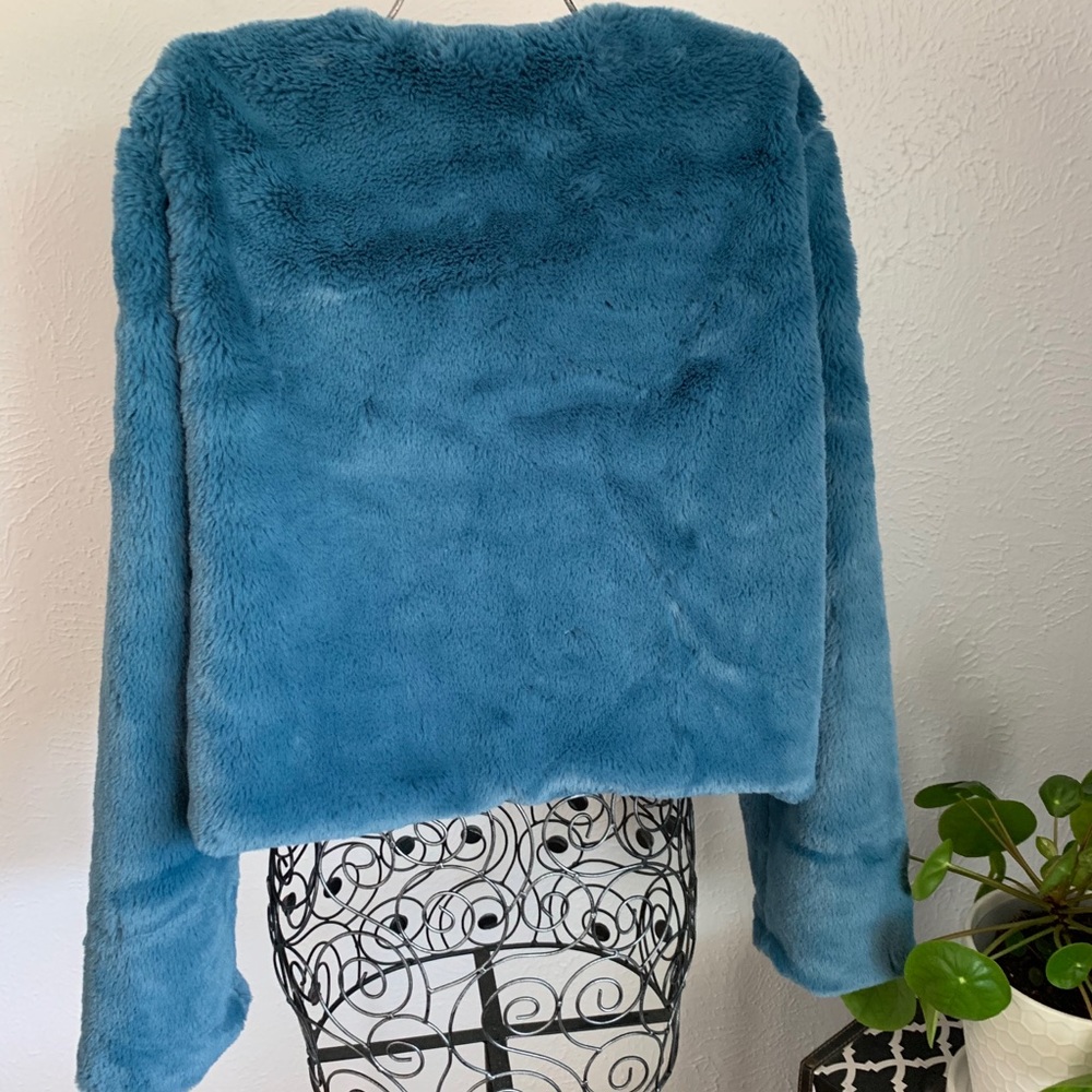 Chic Blue Teddy Jacket - Picture 4 of 7